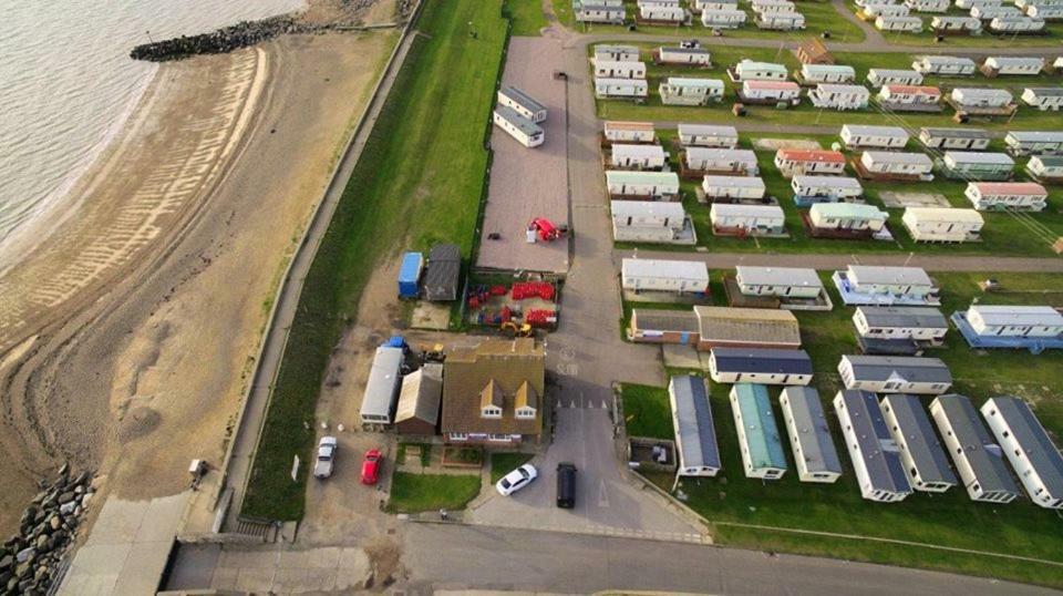 Caravan Beach Holiday Hotel Saint Osyth Buitenkant foto