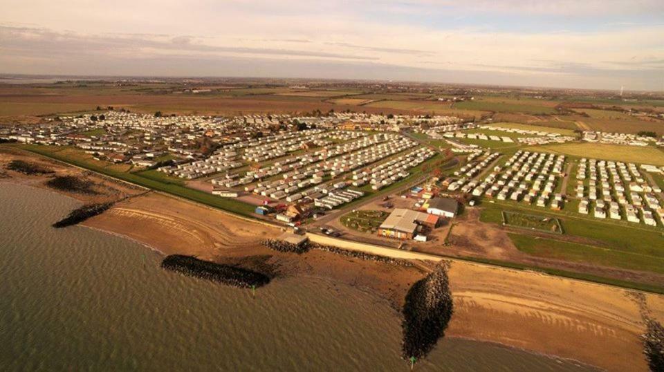 Caravan Beach Holiday Hotel Saint Osyth Buitenkant foto