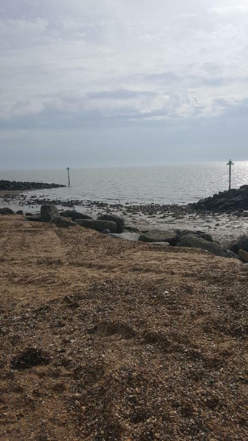 Caravan Beach Holiday Hotel Saint Osyth Buitenkant foto