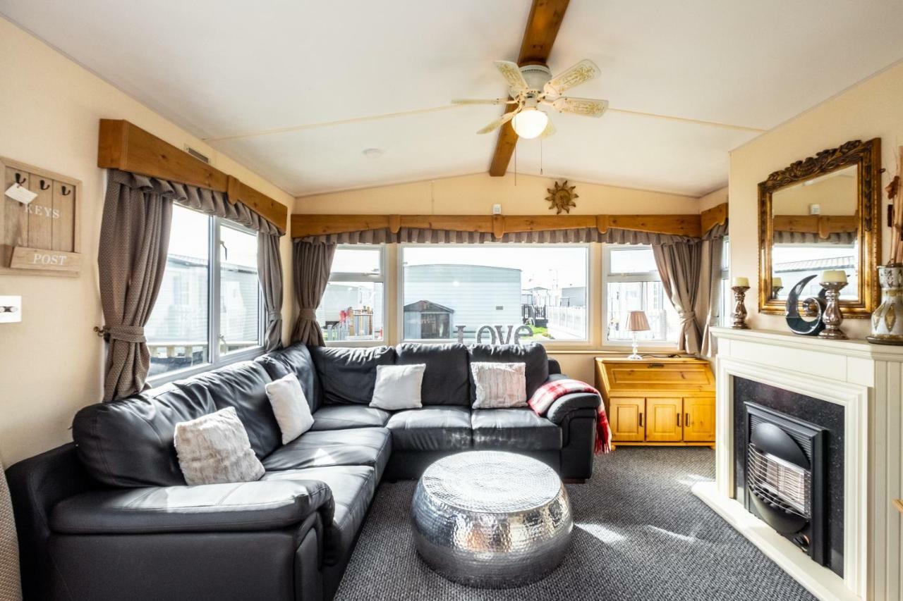 Caravan Beach Holiday Hotel Saint Osyth Buitenkant foto