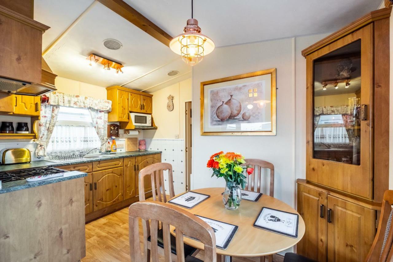Caravan Beach Holiday Hotel Saint Osyth Buitenkant foto