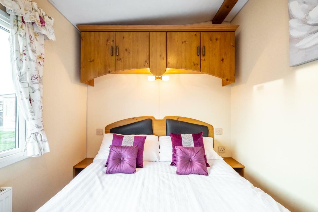 Caravan Beach Holiday Hotel Saint Osyth Buitenkant foto
