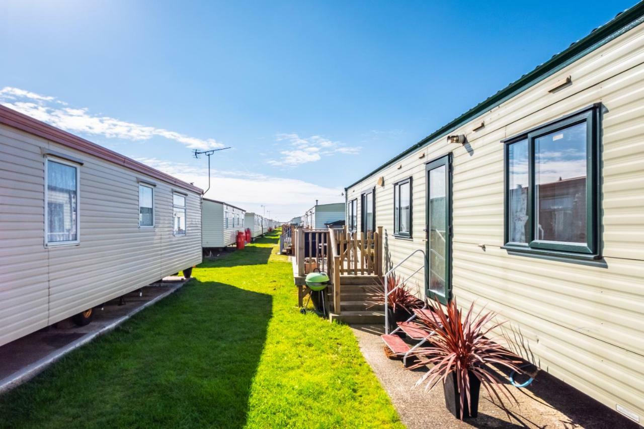 Caravan Beach Holiday Hotel Saint Osyth Buitenkant foto