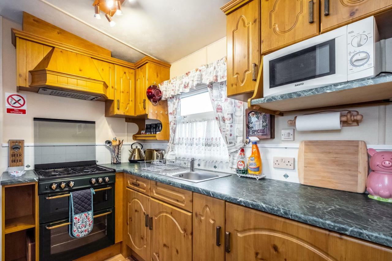 Caravan Beach Holiday Hotel Saint Osyth Buitenkant foto